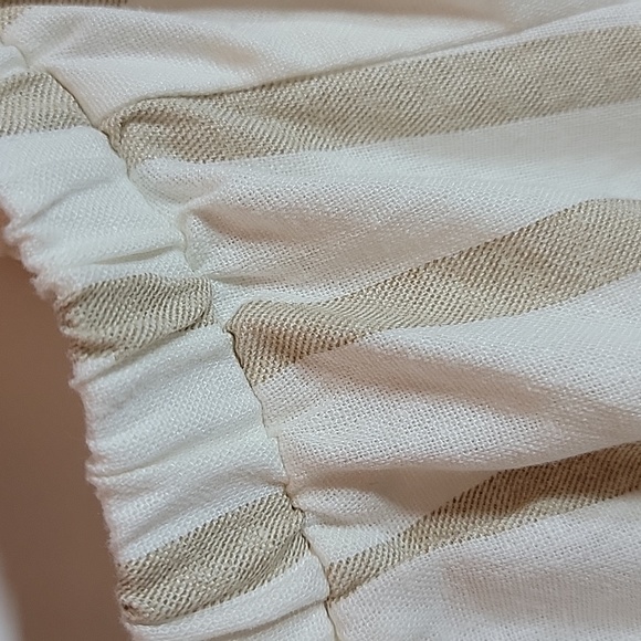 VINCE CAMUTO | Cold Shoulder Taupe Linen Blend Top - Picture 7 of 7